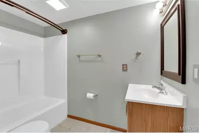 16015 Canterbury Estates Drive, Ellisville, MO 63021 - Photo 33