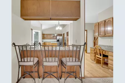 16015 Canterbury Estates Drive, Ellisville, MO 63021 - Photo 7