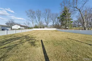 12381 Merrick Dr, Saint Louis, MO 63146 - Photo 33