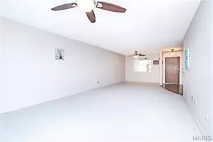 539 Coeur De Royale Dr, Creve Coeur, MO 63141 - Photo 9