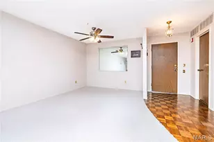 539 Coeur De Royale Dr, Creve Coeur, MO 63141 - Photo 5