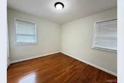 854 Loekes Drive, Florissant, MO 63031 - Photo 7