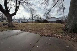 854 Loekes Dr, Florissant, MO 63031 - Photo 11