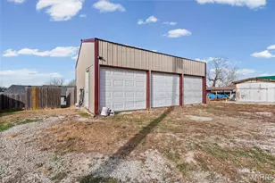 407 N 11th St, De Soto, MO 63020 - Photo 3