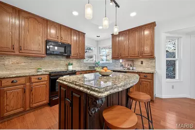 305 Hays Hill Drive, Fenton, MO 63026 - Photo 7