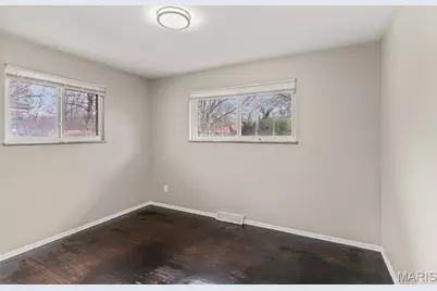 1223 Reale Avenue, Saint Louis, MO 63138 - Photo 17