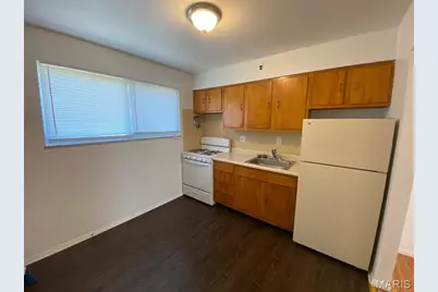 8518 Titchfield Court #D, Saint Louis, MO 63123 - Photo 5