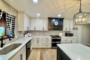 213 W Wood St, Shelbina, MO 63468 - Photo 7