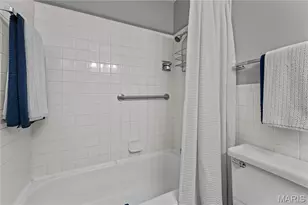 9047 Villaridge Ct, Saint Louis, MO 63123 - Photo 11