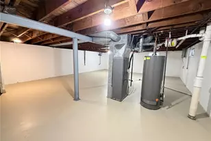 1060 Loekes Dr, Florissant, MO 63031 - Photo 9