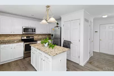 627 W Falls Court, O'Fallon, MO 63368 - Photo 13