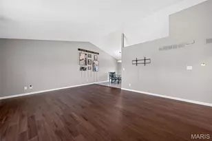 3065 Laurel Village Cir, Saint Peters, MO 63376 - Photo 11