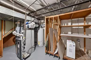 1051 North and South Rd, Saint Louis, MO 63130 - Photo 23