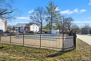 1923 Marine Terrace Dr, Saint Louis, MO 63146 - Photo 15