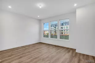 306 Indigo Ct, Chesterfield, MO 63005 - Photo 17