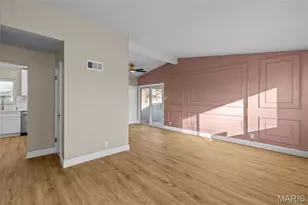 2345 Hummingbird Dr, Saint Louis, MO 63033 - Photo 3