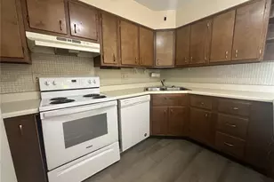 7609 Hazelcrest Dr, Hazelwood, MO 63042 - Photo 11