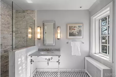 8 Ridgewood Street, Ladue, MO 63124 - Photo 31