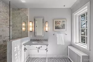 8 Ridgewood St, Ladue, MO 63124 - Photo 31