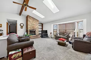 612 Thicket Ln, Lake Saint Louis, MO 63367 - Photo 5