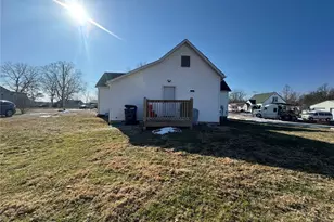 110 N Sanderson Ave, Elsberry, MO 63343 - Photo 23