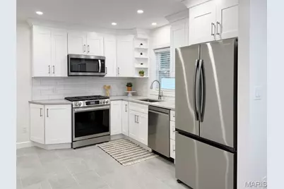 411 Tanglewood Drive, Saint Louis, MO 63124 - Photo 9