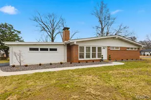 411 Tanglewood Dr, Saint Louis, MO 63124 - Photo 1