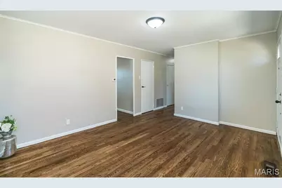 11352 Revere Lane, Saint Louis, MO 63128 - Photo 7