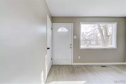 10417 Prince Drive, Saint Louis, MO 63136 - Photo 5