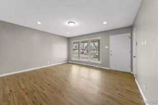 258 Palm Dr, Hazelwood, MO 63042 - Photo 7