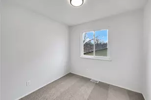 6 S Boxwood Ln, O'Fallon, MO 63366 - Photo 11