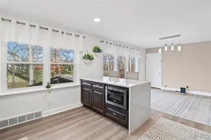 11851 Twillwood Dr, Sunset Hills, MO 63128 - Photo 13