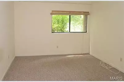 1410 Heritage Landing #105, Saint Charles, MO 63303 - Photo 5