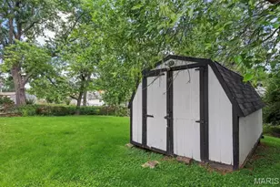 10554 St Michael Ln, Saint Ann, MO 63074 - Photo 9