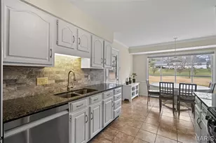 2046 Willow Leaf Dr, Saint Louis, MO 63131 - Photo 13