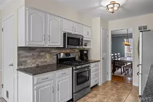 2046 Willow Leaf Dr, Saint Louis, MO 63131 - Photo 15