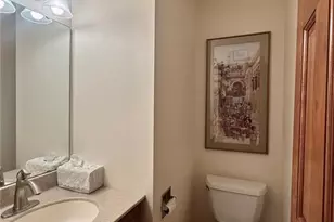 2041 Falling Brook Dr, Maryland Heights, MO 63043 - Photo 5