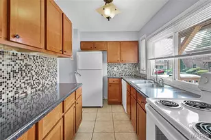 4278 Chateau De Ville, Saint Louis, MO 63129 - Photo 17