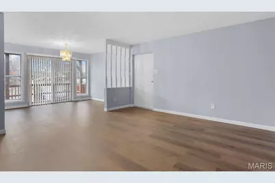 4278 Chateau De Ville #D, Saint Louis, MO 63129 - Photo 3