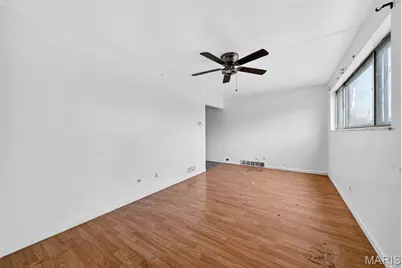 4211 Ravenwood Avenue, Saint Louis, MO 63121 - Photo 5