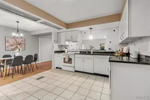 10132 Shapfield Ln, Affton, MO 63123 - Photo 11