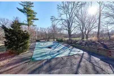 1652 Featherstone Drive, Town and Country, MO 63131 - Photo 51