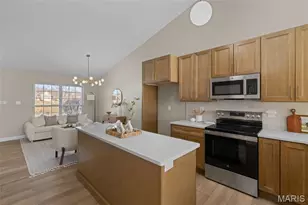 29 Salsibury Ct, Lake Saint Louis, MO 63367 - Photo 7