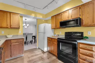 13150 Royal Pines Dr, Maryland Heights, MO 63146 - Photo 21