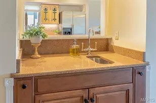 309 Greenbriar Estates Dr, Des Peres, MO 63122 - Photo 9