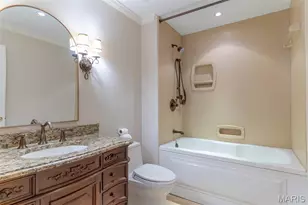 309 Greenbriar Estates Dr, Des Peres, MO 63122 - Photo 31