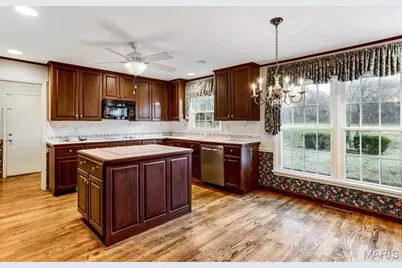 23 Williamsburg Road, Creve Coeur, MO 63141 - Photo 7