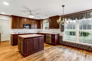 23 Williamsburg Rd, Creve Coeur, MO 63141 - Photo 7