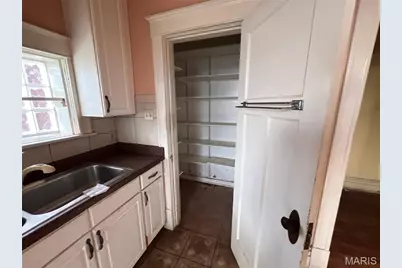 4940 Berthold Avenue, Saint Louis, MO 63110 - Photo 17