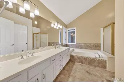 1905 Kings Row Manor, Unincorporated, MO 63146 - Photo 27